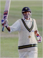 Yousuf Youhana scores his first Test double century