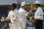 Michael Slater argues with umpire Venkataraghavan 