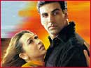 Akshay Kumar and Karisma Kapoor in Jaanwar