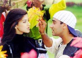 Ajay Devgun and Sonali Bendre